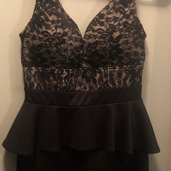 Gorgeous Deep V Neck Little Black Dress 💕 - Picture 3 of 5